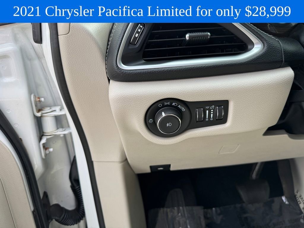 Used 2021 White Chrysler Limited image 20