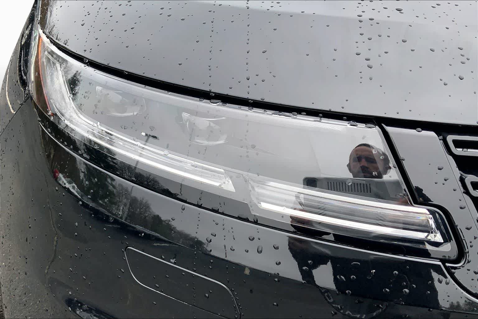 New 2026 Santorini Black Land Rover SE image 15