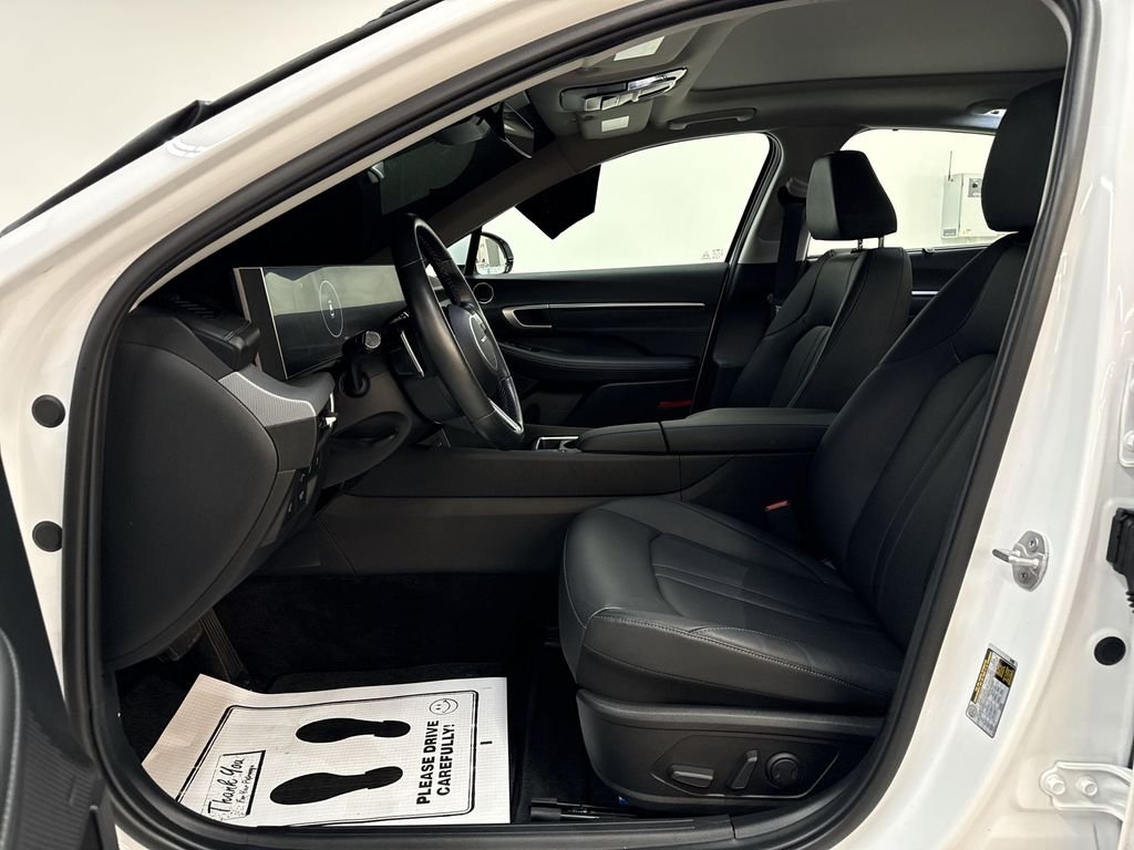 Used 2024 White Hyundai Limited image 12