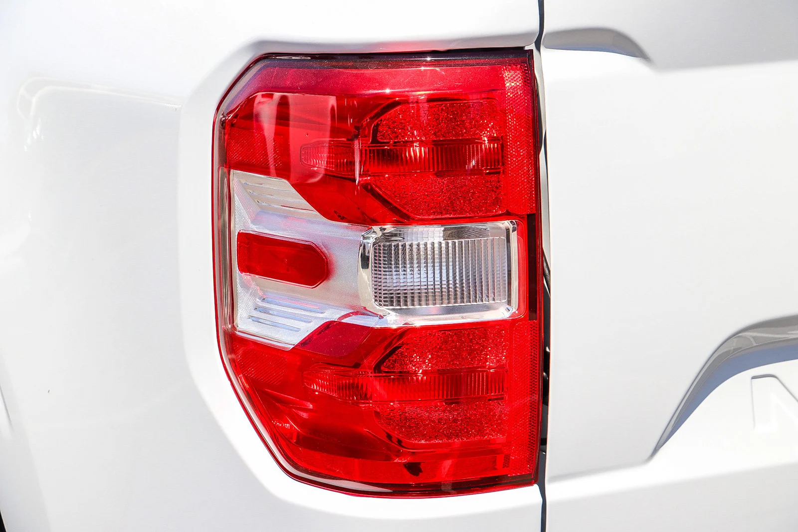 New 2026 Oxford White Ford XL image 9