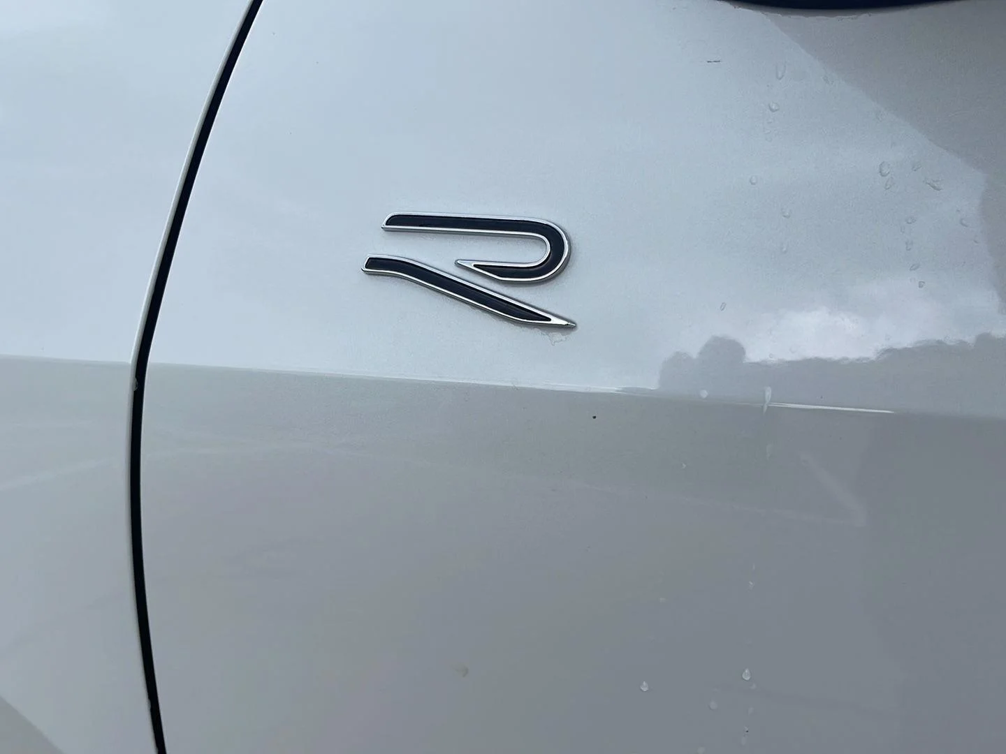 New 2026 Opal White Pearl Volkswagen SEL R-Line Turbo image 31