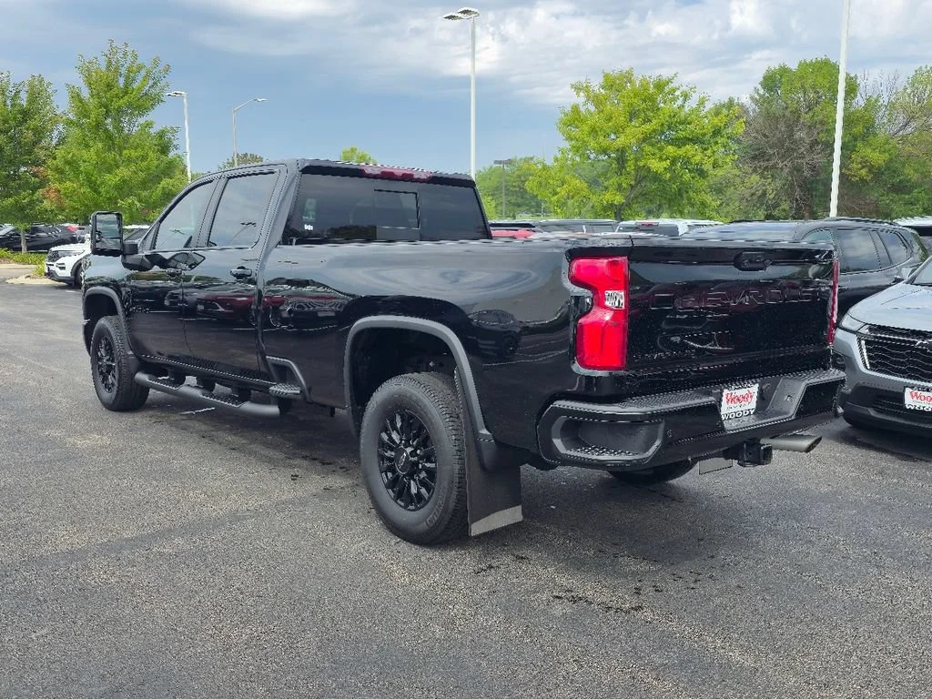 2024 Chevrolet Silverado 3500HD LT - Photo 9