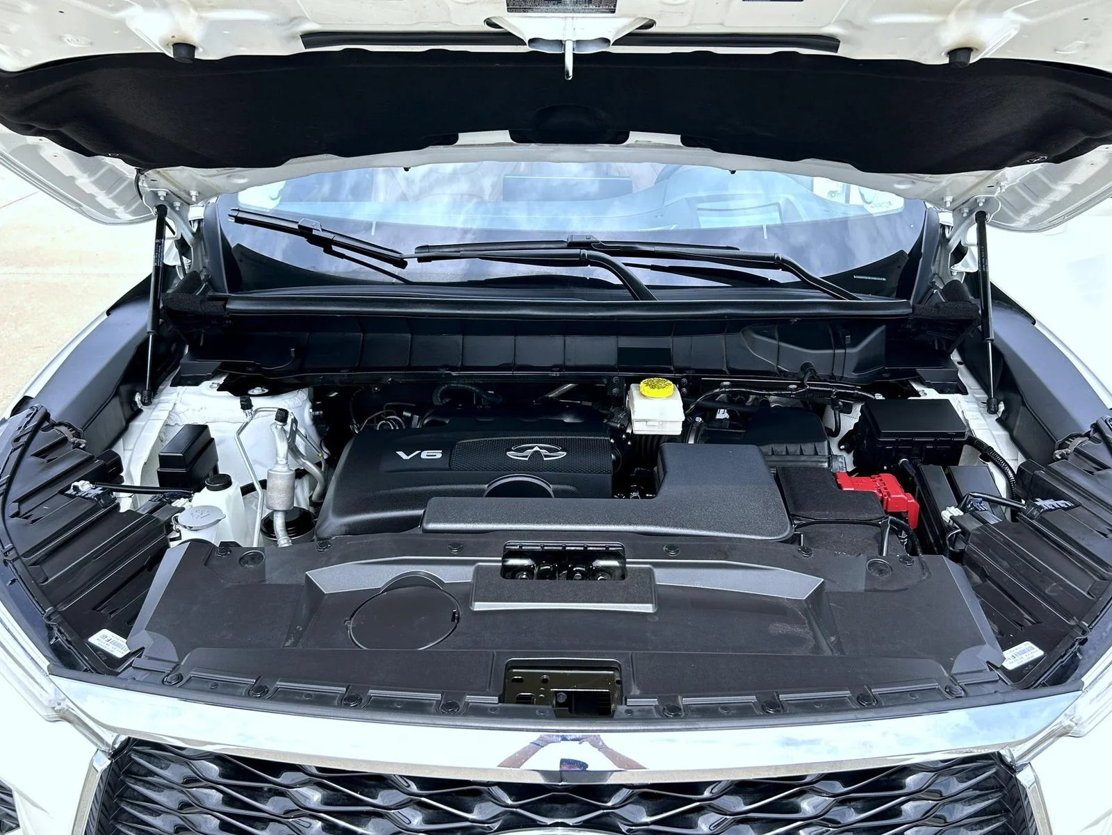 Certified Used 2023 White INFINITI Sensory image 26
