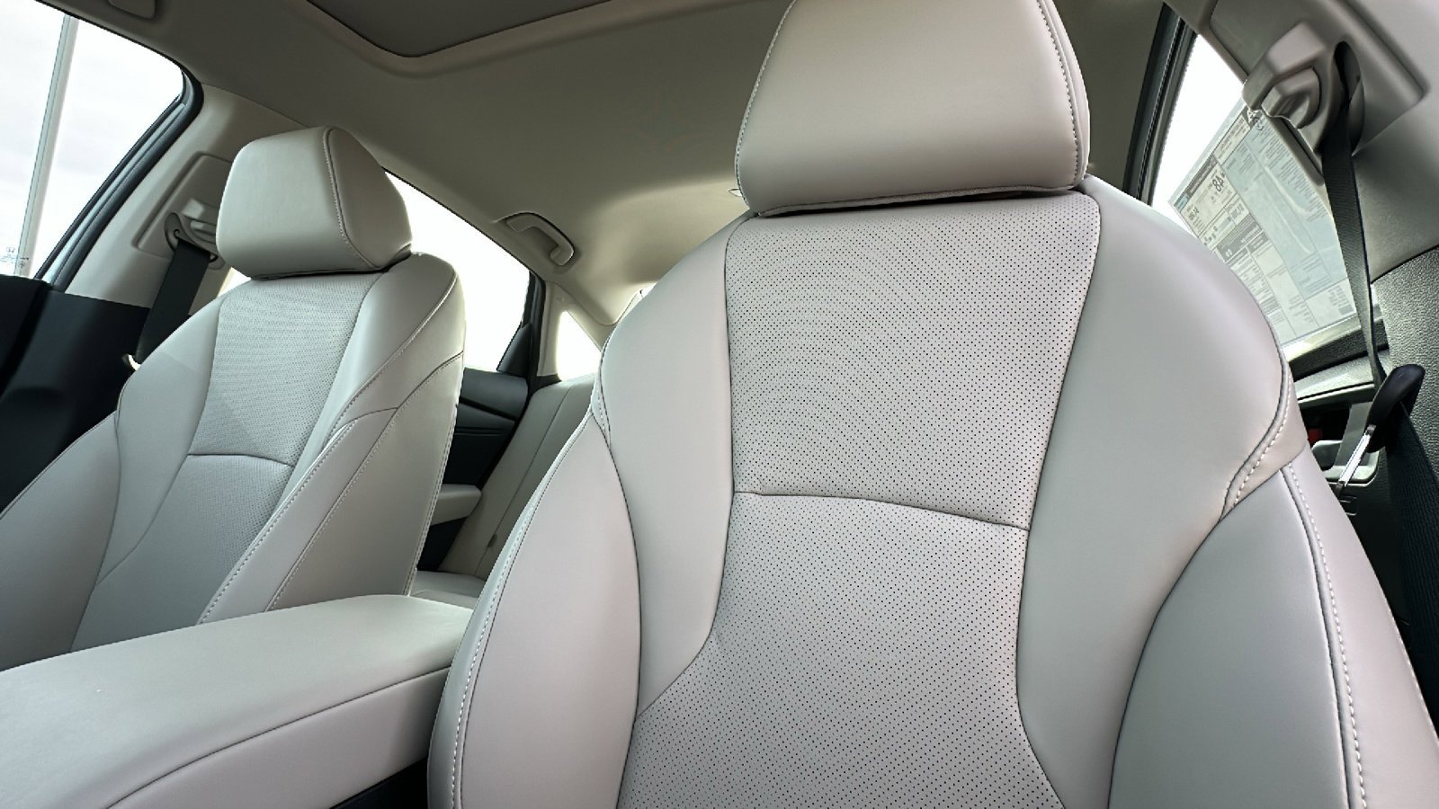 2025 Honda Accord Hybrid EX-L - Photo 11