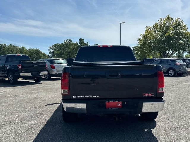 Used 2011 Black GMC SLE image 6