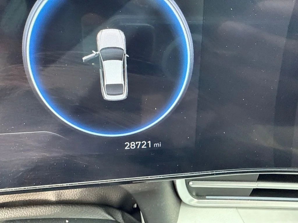 Used 2023 White Hyundai Limited image 9