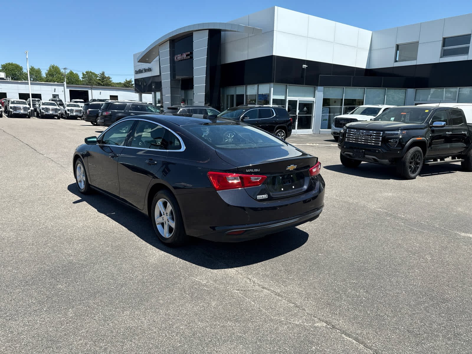 Used 2022 Dark Ash Metallic Chevrolet FL image 3