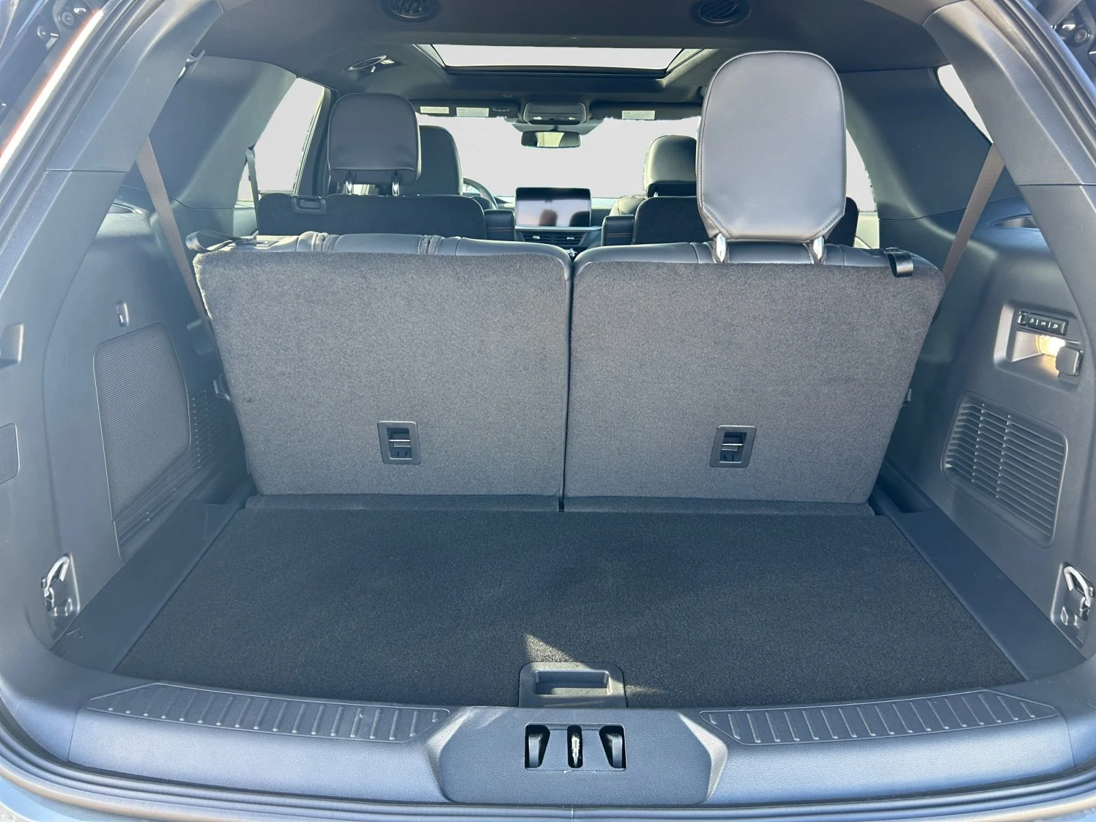 New 2026 Carbonized Grey Metallic Ford Tremor image 10