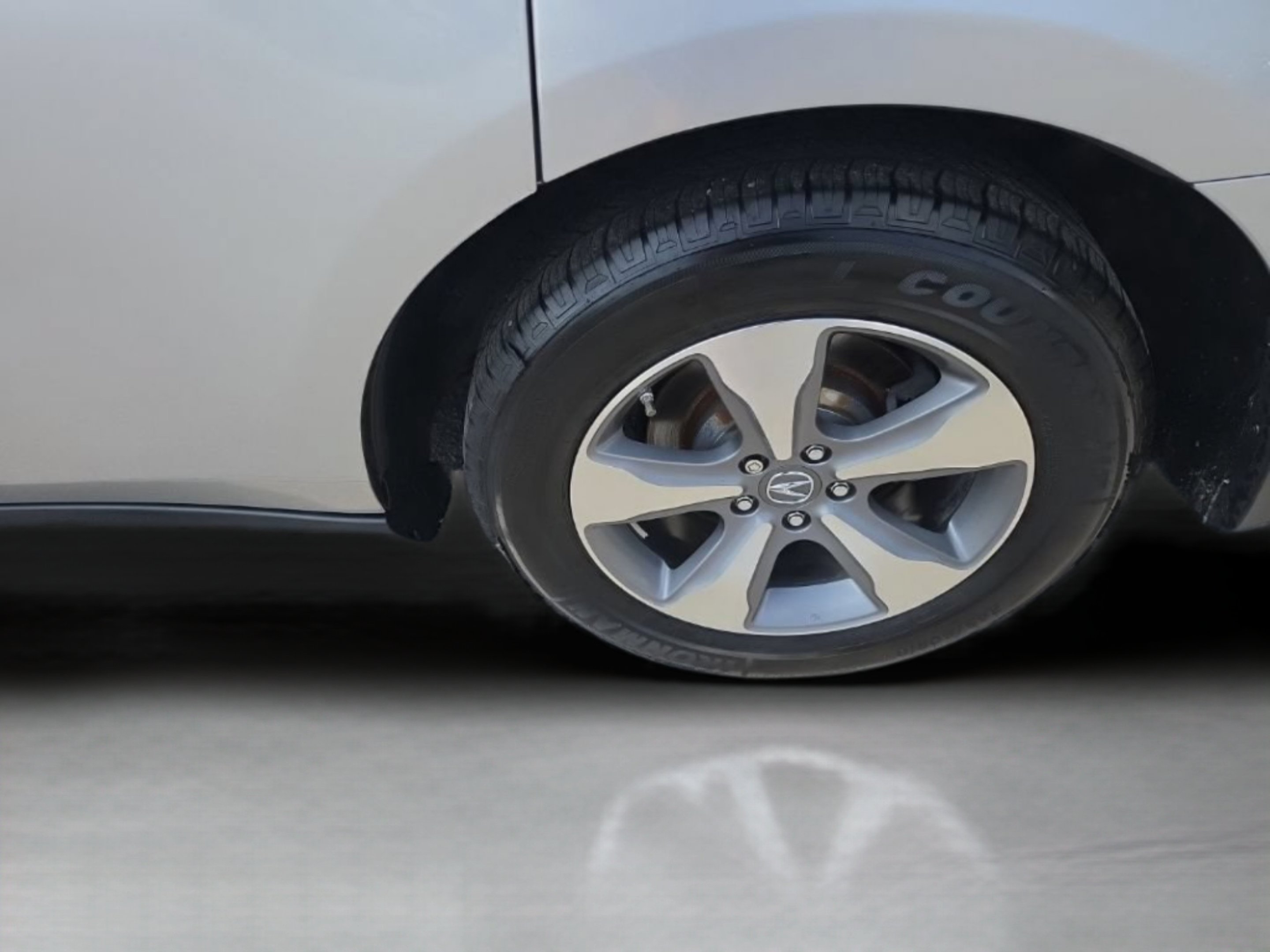 Used 2014 Silver Acura FWD image 12