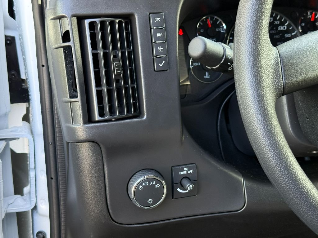 2025 Chevrolet Express Cargo Work Van - Photo 21