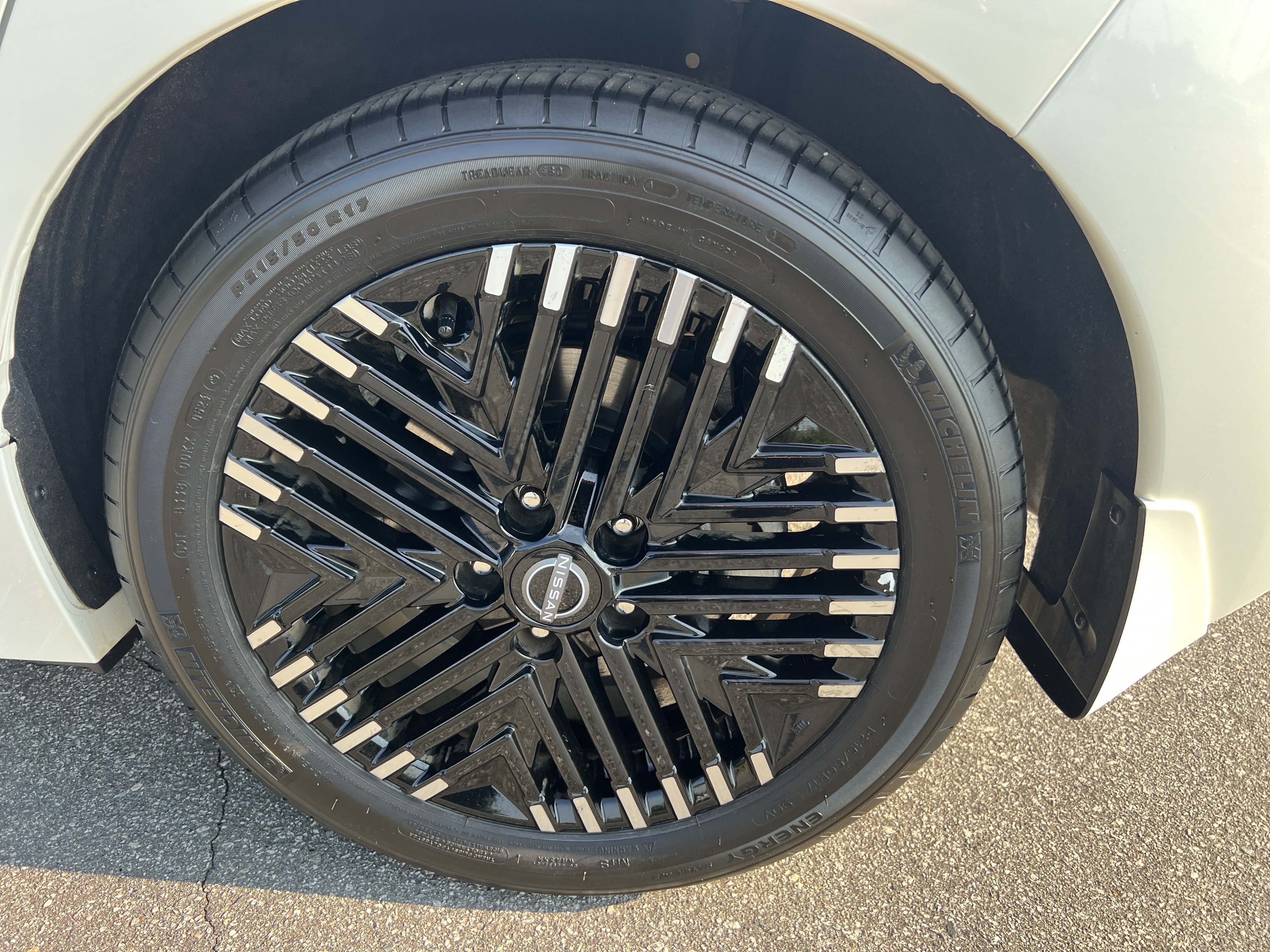 Certified Used 2025 Pearl White Tricoat Nissan SV PLUS image 10