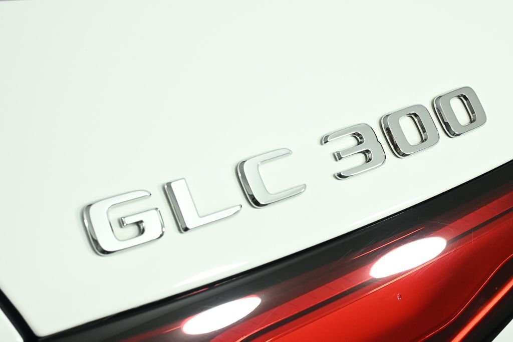 Certified Used 2023 White Mercedes-Benz GLC 300 image 27