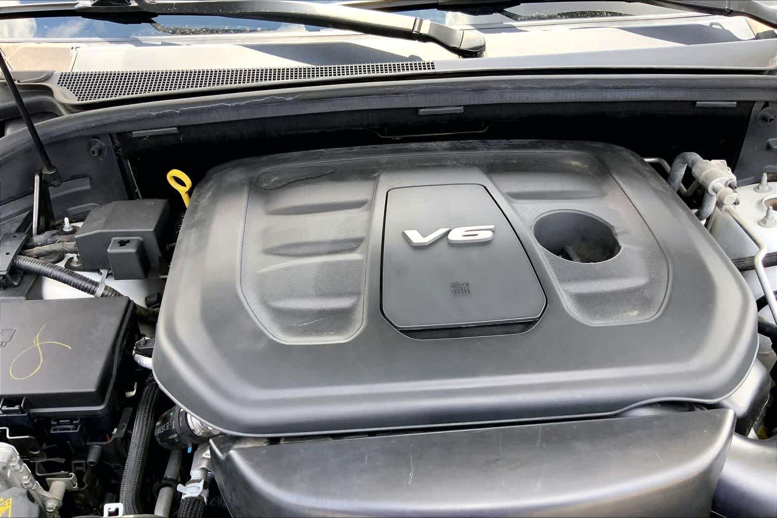 Used 2017 Bright White Clearcoat Jeep Limited image 33