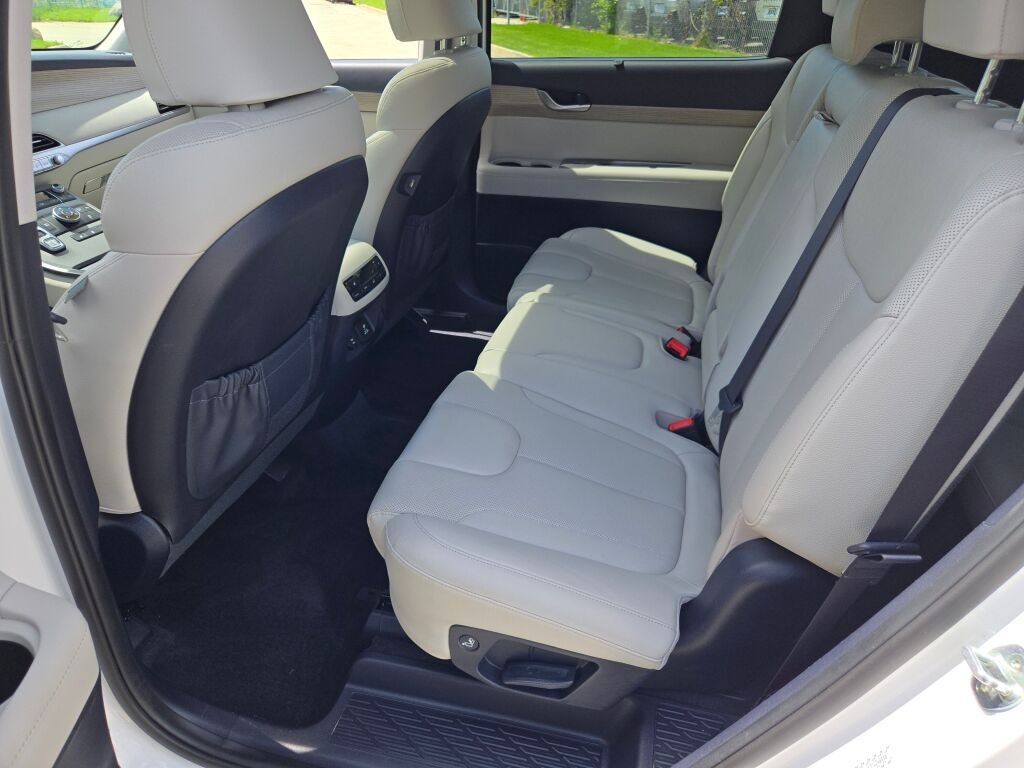 Used 2021 White Hyundai SEL image 16