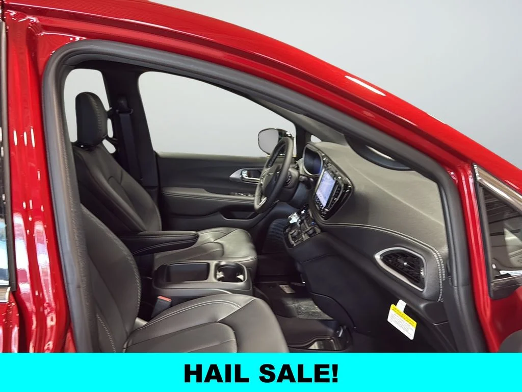 New 2026 Red Hot Pearl-Coat Exterior Paint Chrysler Select image 15