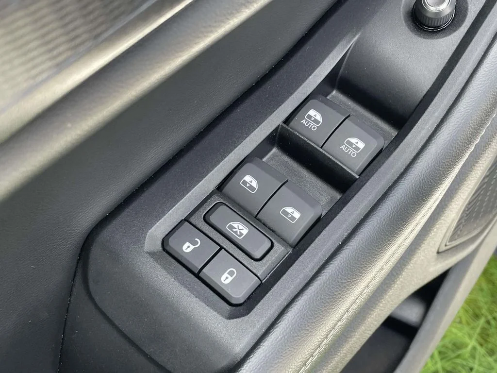 Used 2023 White Jeep Altitude X image 15