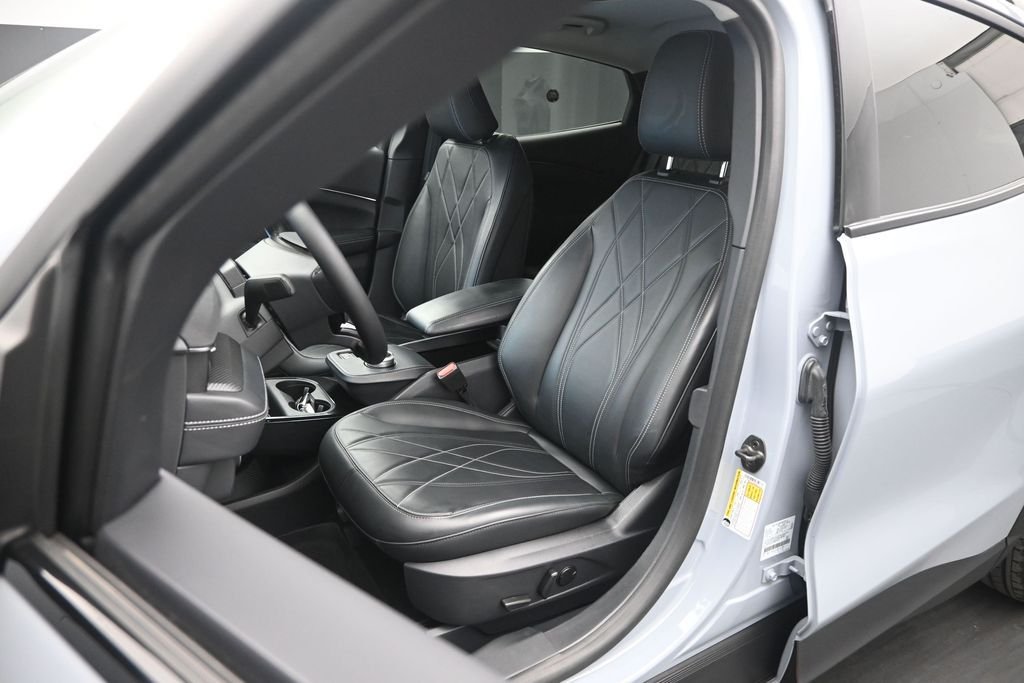 Certified Used 2024 Gray Ford Select image 9