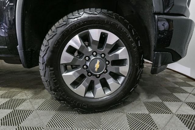 Used 2022 Black Chevrolet Custom image 15
