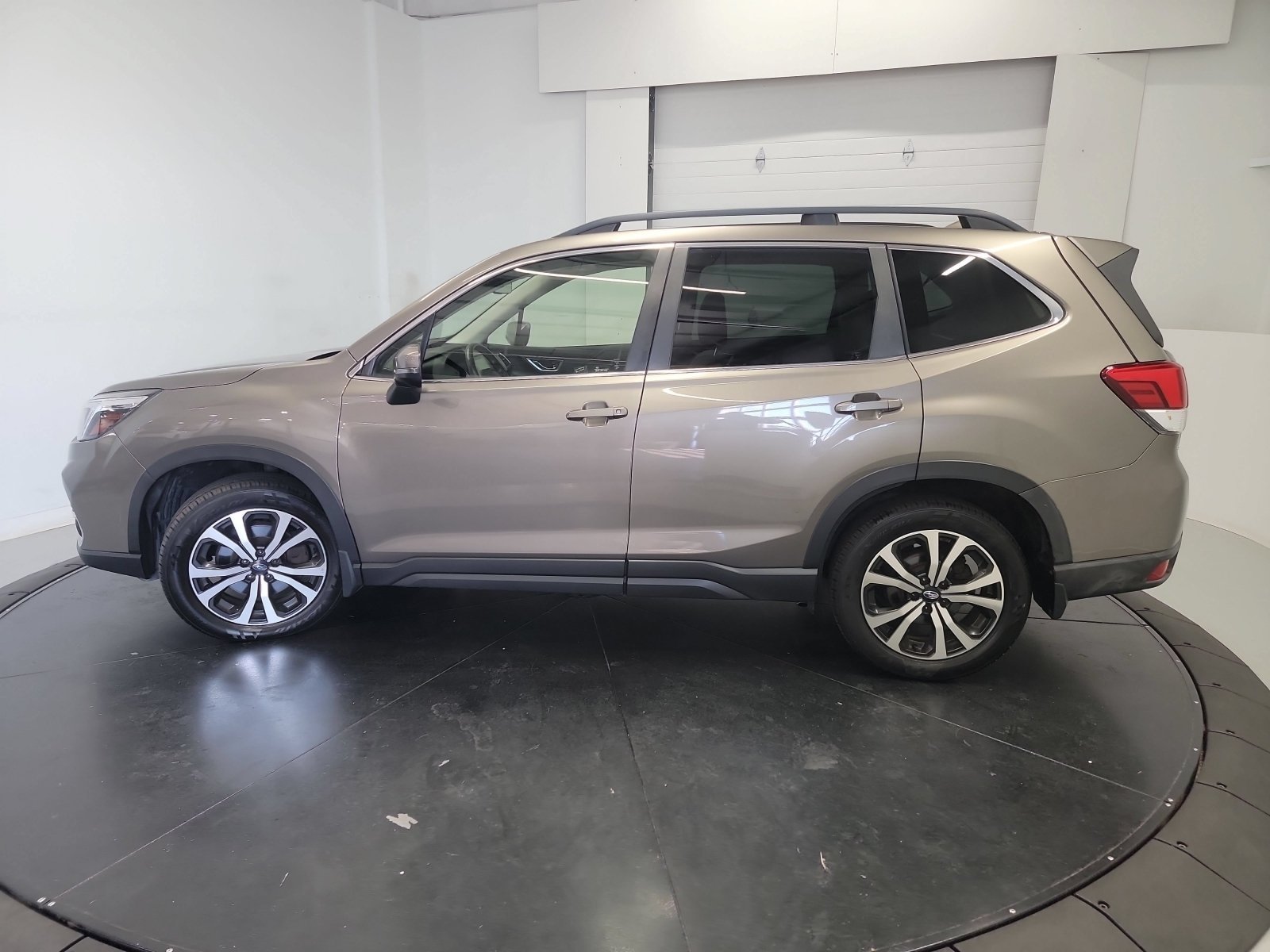 Used 2020 Sepia Bronze Metallic Subaru Limited image 4