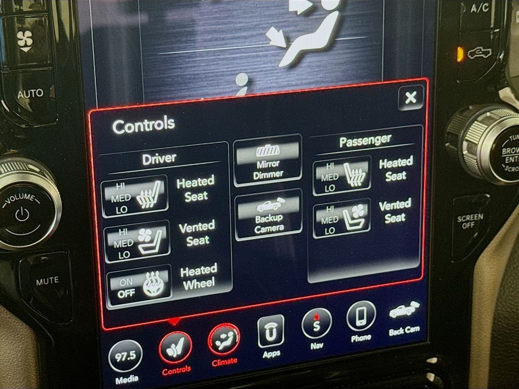 Used 2019 Diamond Black Crystal Pearlcoat Ram Laramie image 25