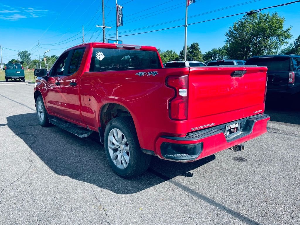 Used 2020 Red Chevrolet Custom image 3