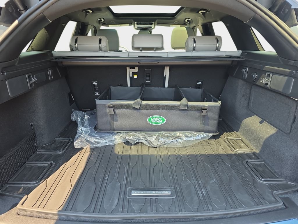 New 2026 Arroios Grey Land Rover S image 10