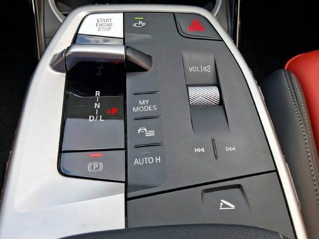 Used 2025 Silver BMW xDrive28i image 23