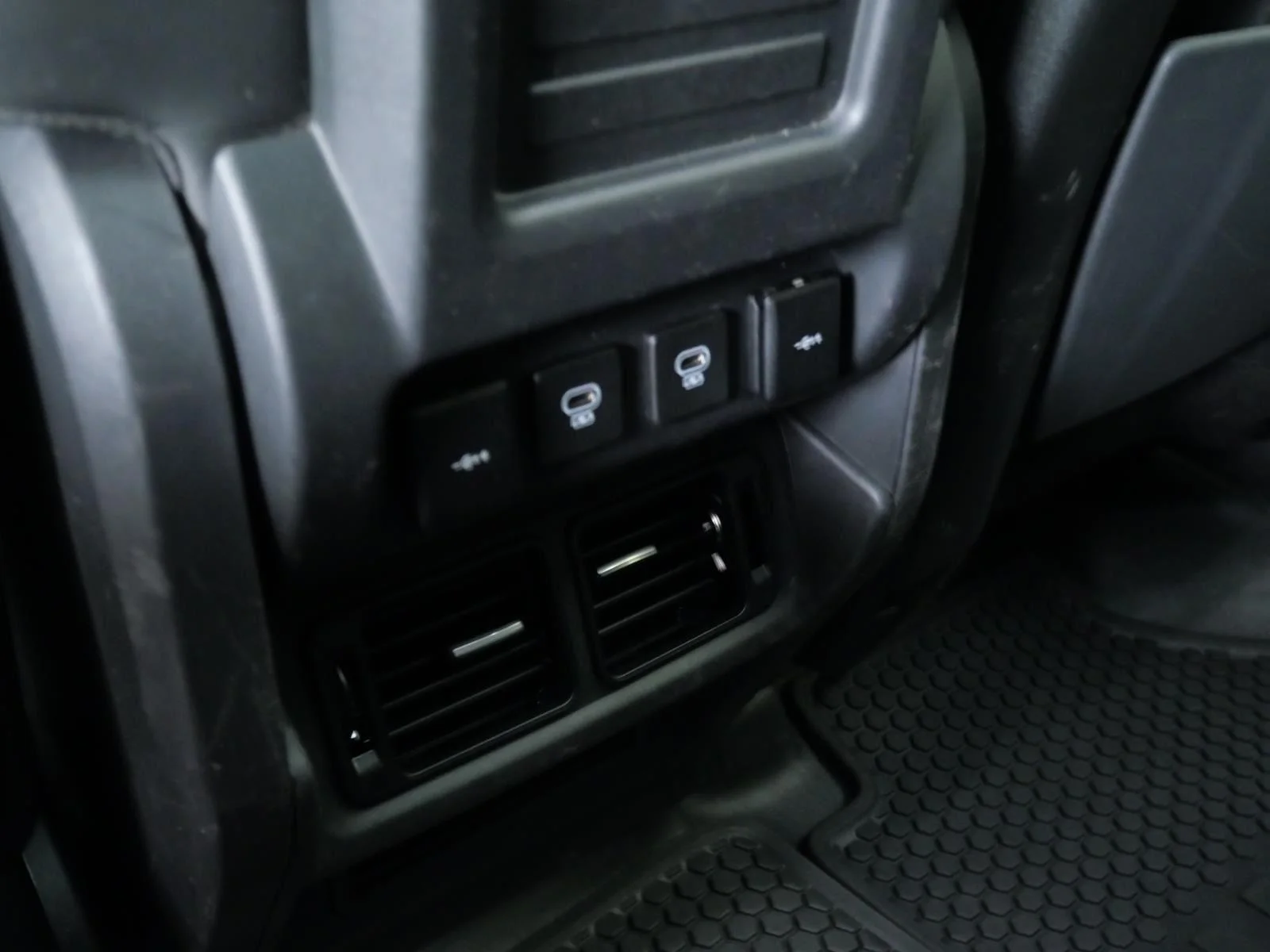 Used 2022 Gondwana Stone Metallic Land Rover X-Dynamic HSE image 32
