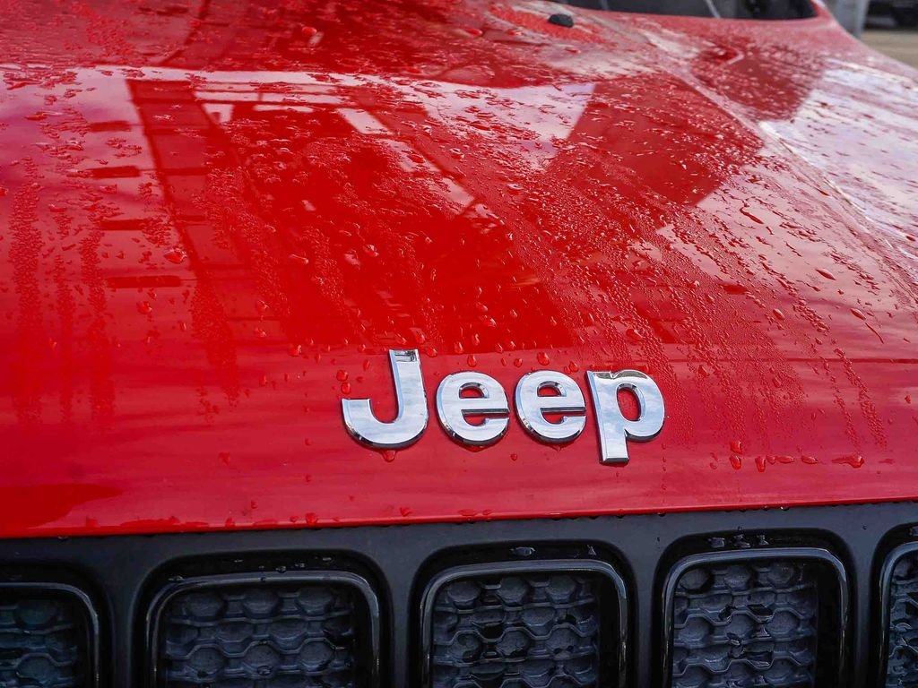 Used 2021 Red Jeep Sport image 12