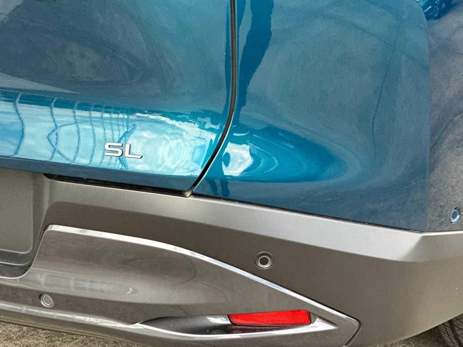 Used 2025 Aurora Blue Pearl Metallic Nissan SL image 25