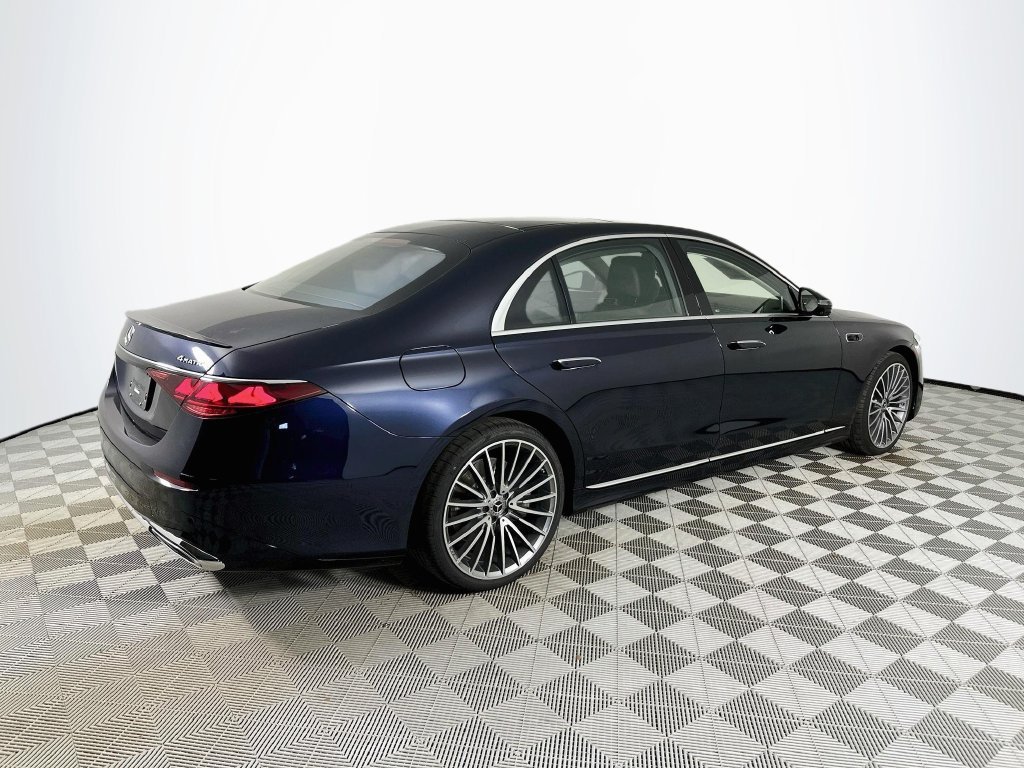 New 2027 Blue Mercedes-Benz S 580 image 7