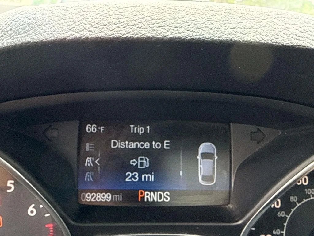 Used 2018 Blue Ford SEL image 19