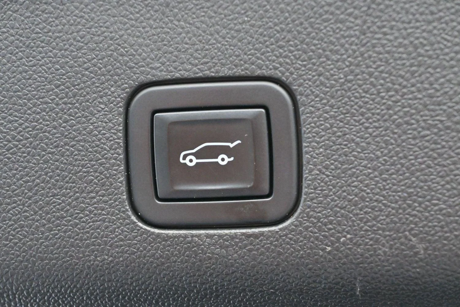 Used 2021 CHERRY RED TINTCOAT Chevrolet RST image 11