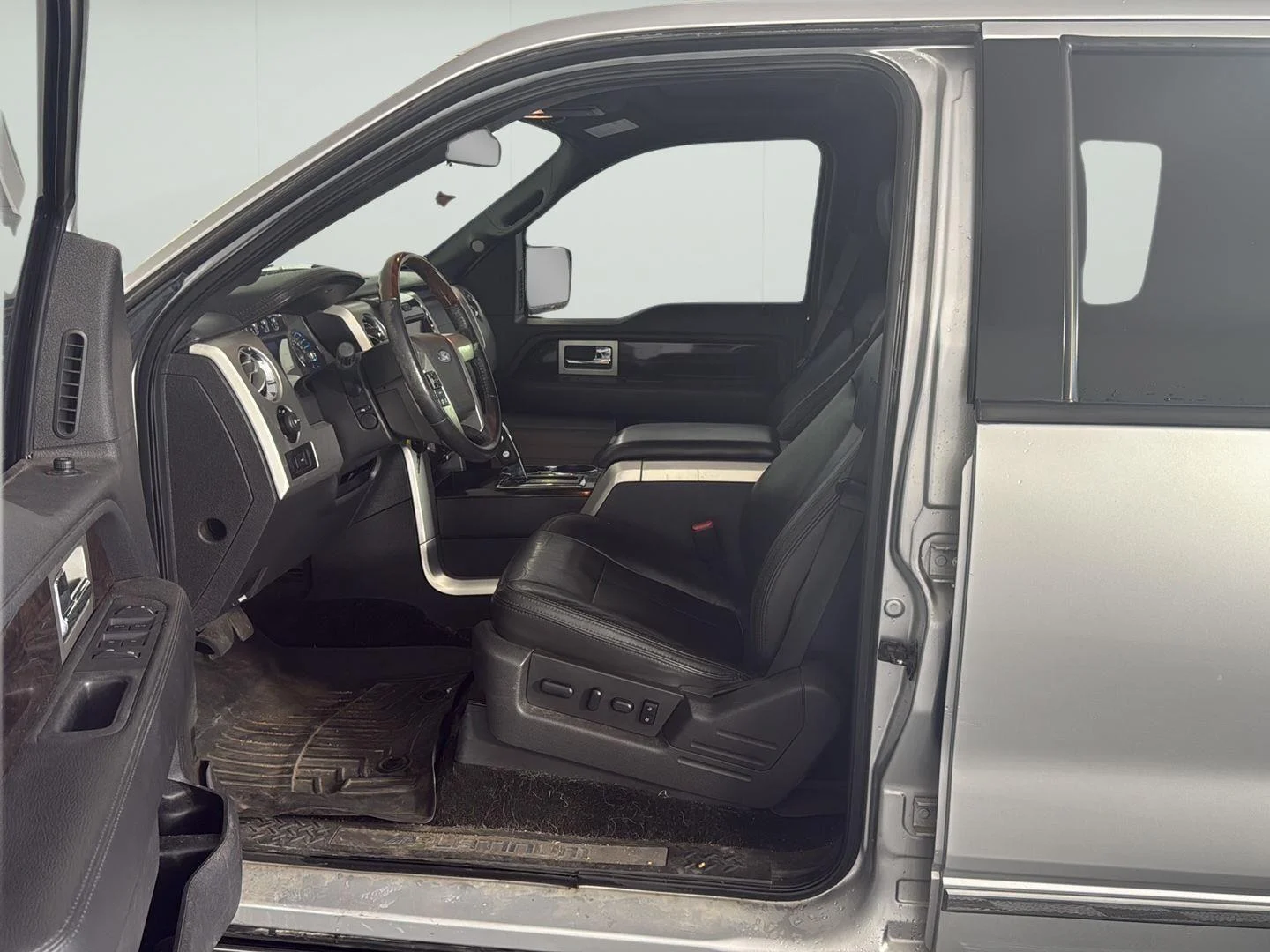 Used 2013 Ingot Silver Metallic Ford Platinum image 11