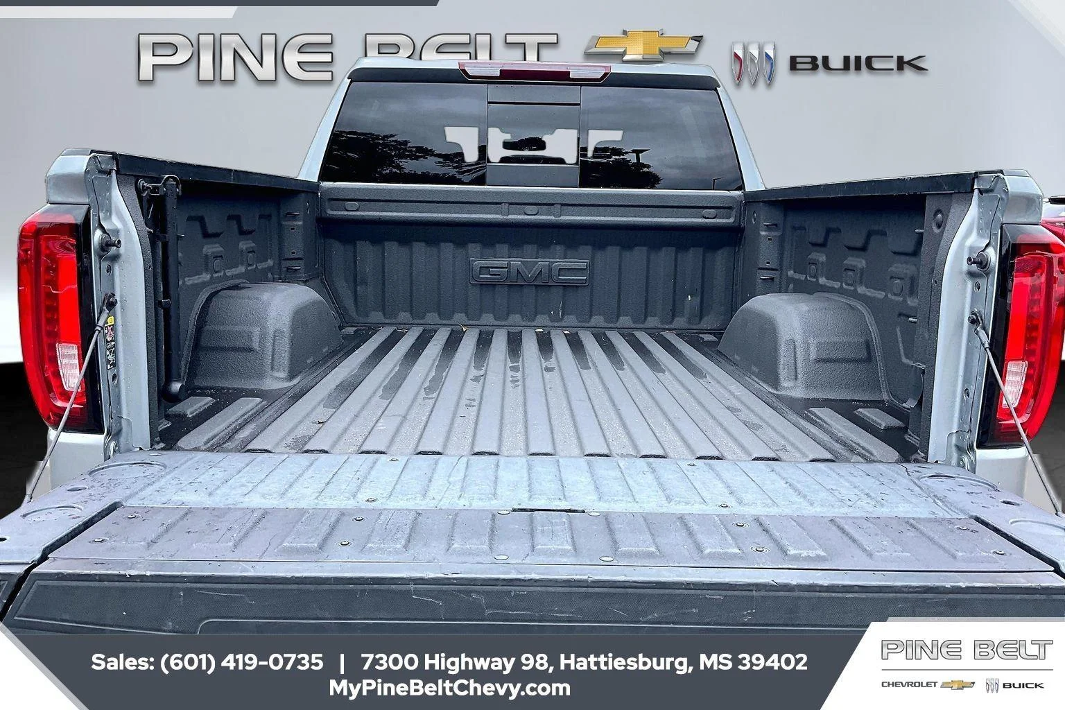 Used 2024 Sterling Metallic GMC SLT image 5