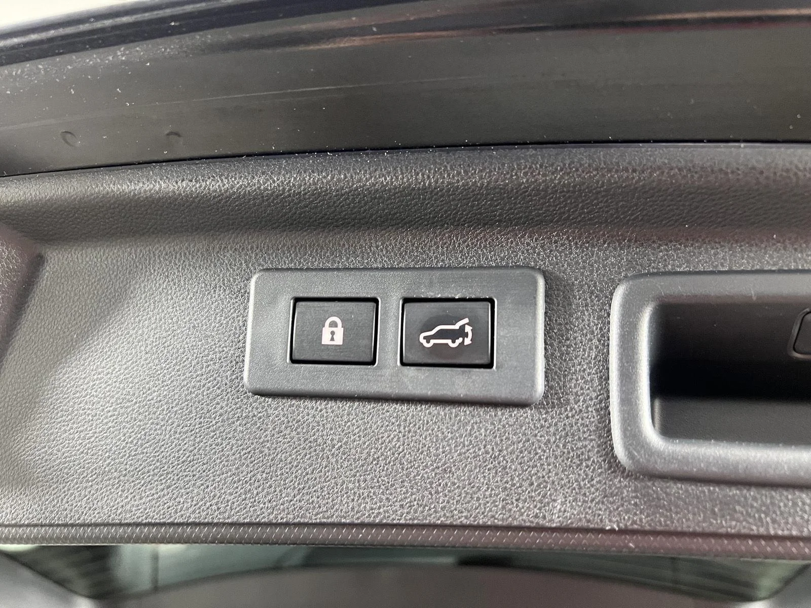Used 2021 Crystal Black Silica Subaru Premium image 27