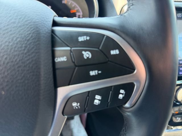 Used 2020 Silver Jeep Limited image 23