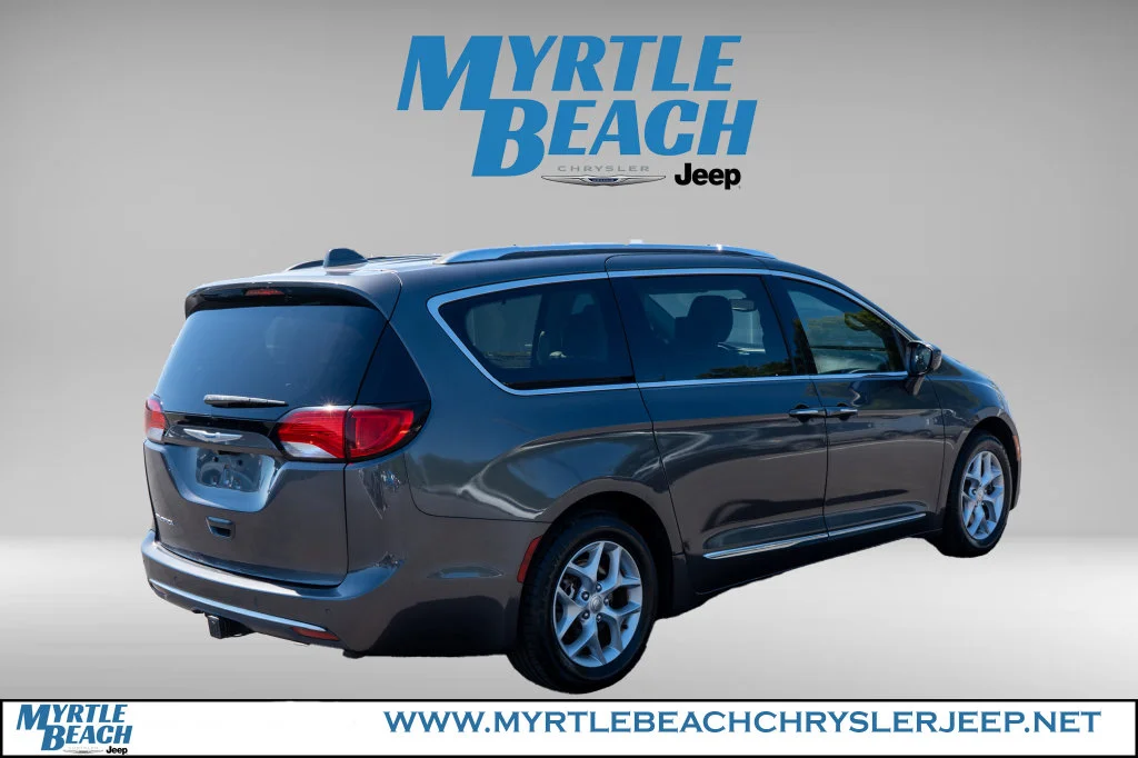 Used 2018 Granite Crystal Metallic Clearcoat Chrysler Touring L Plus image 6
