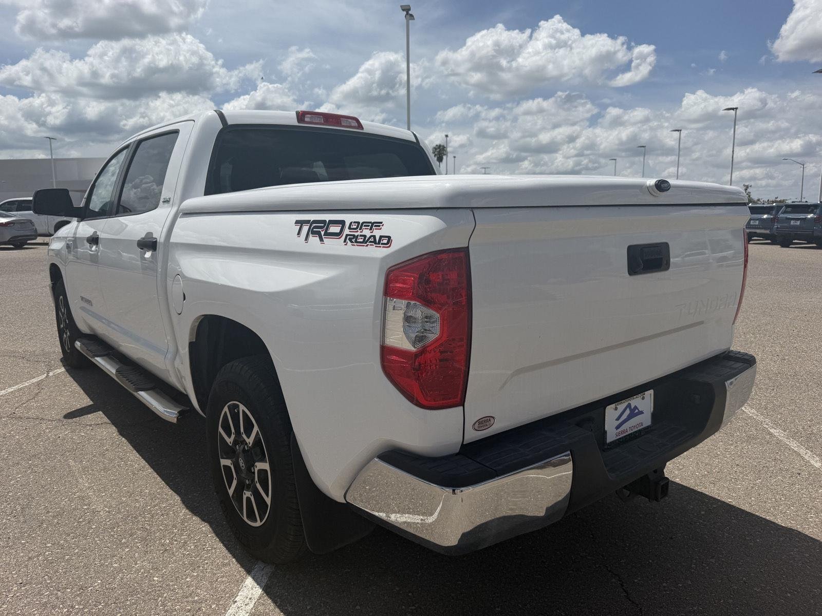 Used 2017 Super White Toyota SR5 image 3