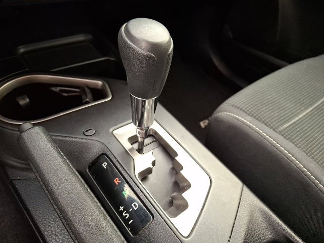 Used 2018 Silver Toyota XLE image 20