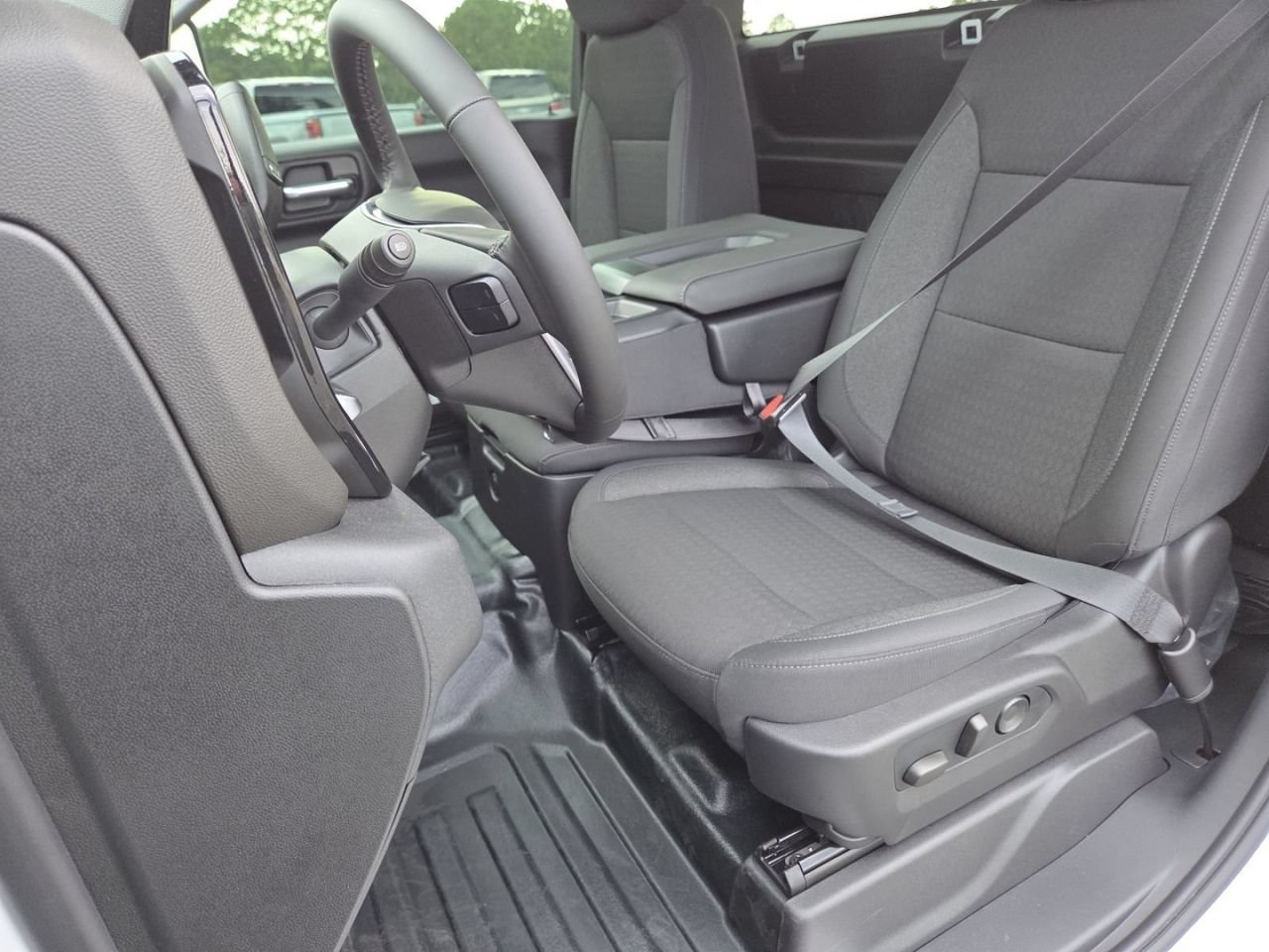 New 2026 Summit White GMC SLE image 22