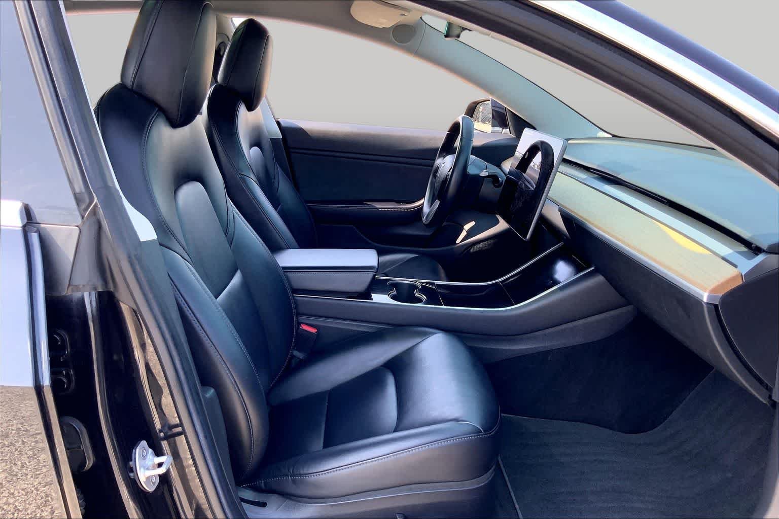Used 2018 Solid Black Tesla Long Range Battery image 8