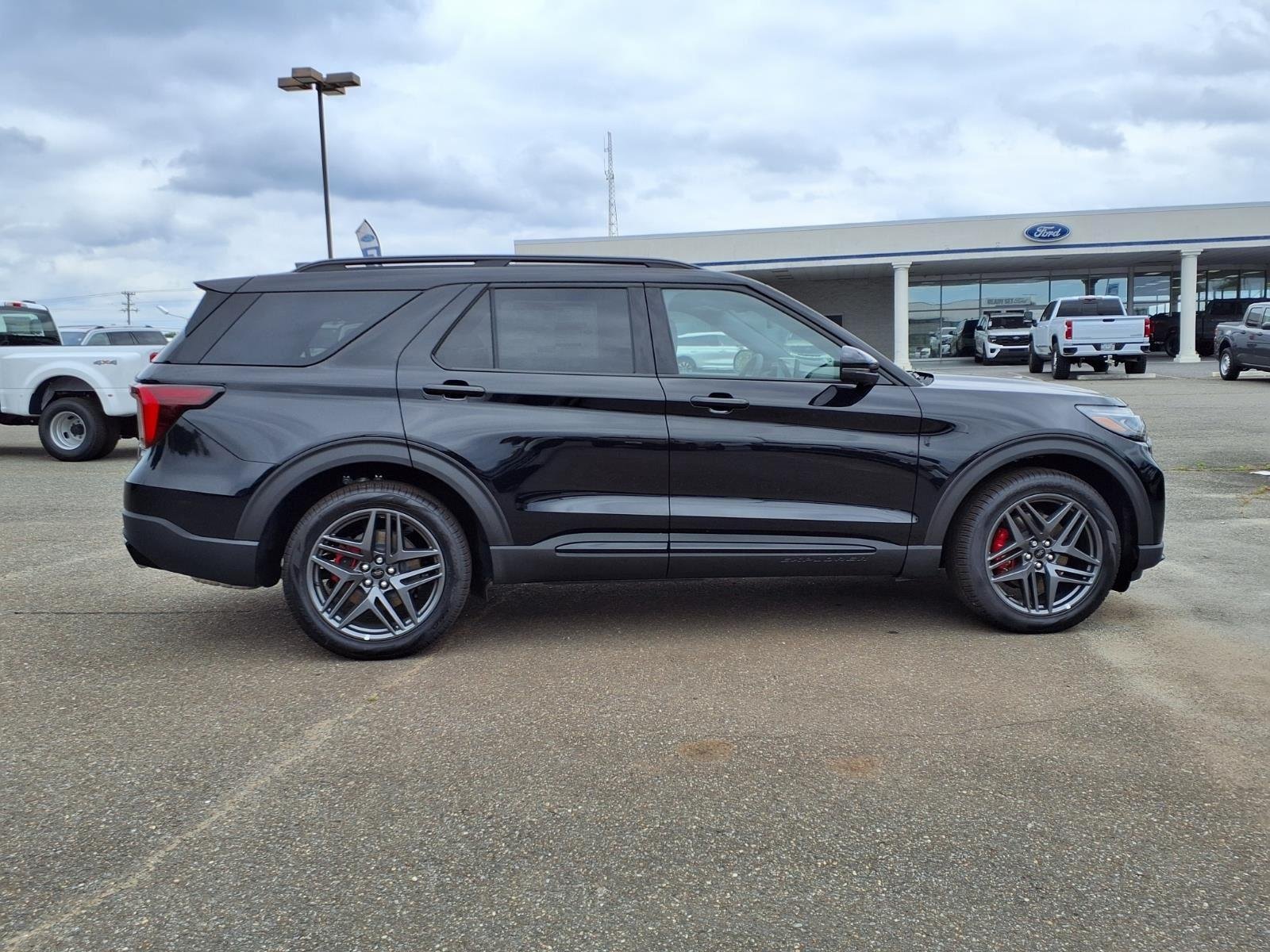 New 2026 Agate Black Metallic Ford ST image 11