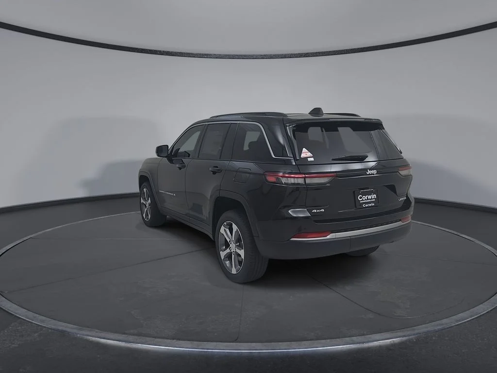 New 2026 Diamond Black Crystal Pearl-Coat Exterior Paint Jeep Limited image 11