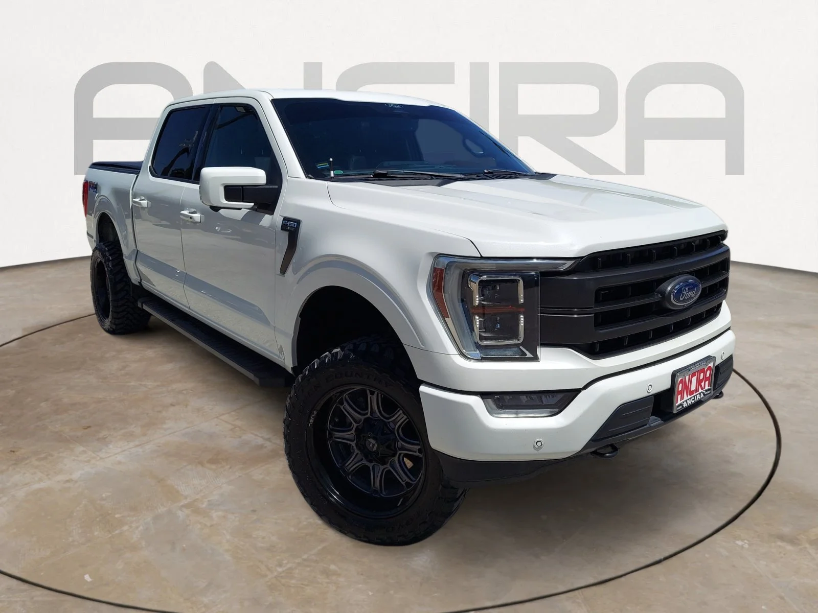 Used 2022 White Metallic Ford LARIAT image 4