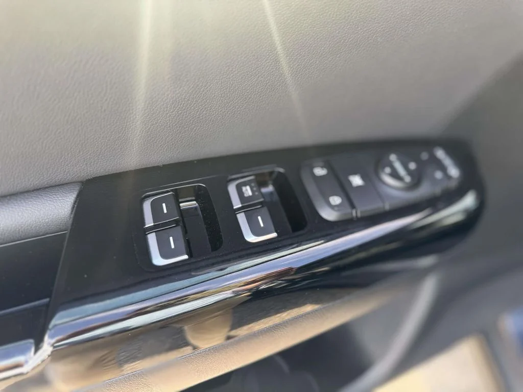 Used 2022 Blue Kia Nightfall image 15