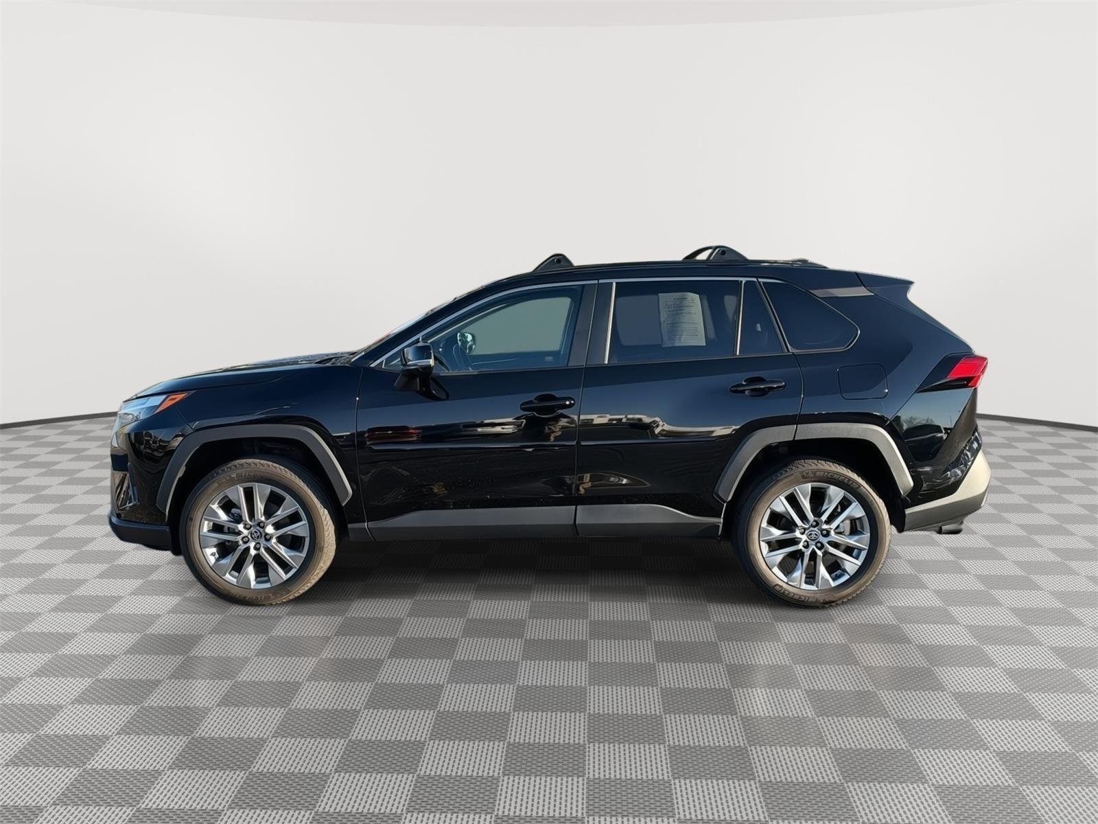 Used 2023 Midnight Black Metallic Toyota XLE Premium image 4