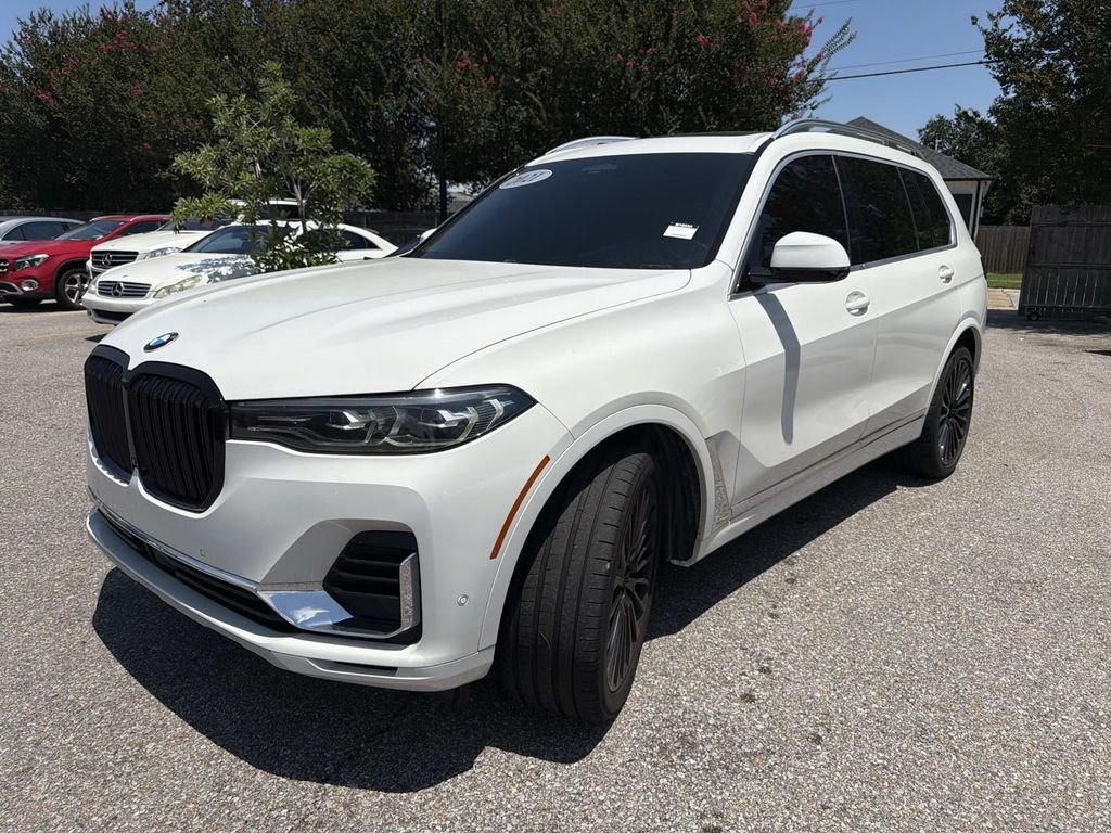 Used 2021 White BMW xDrive40i image 3