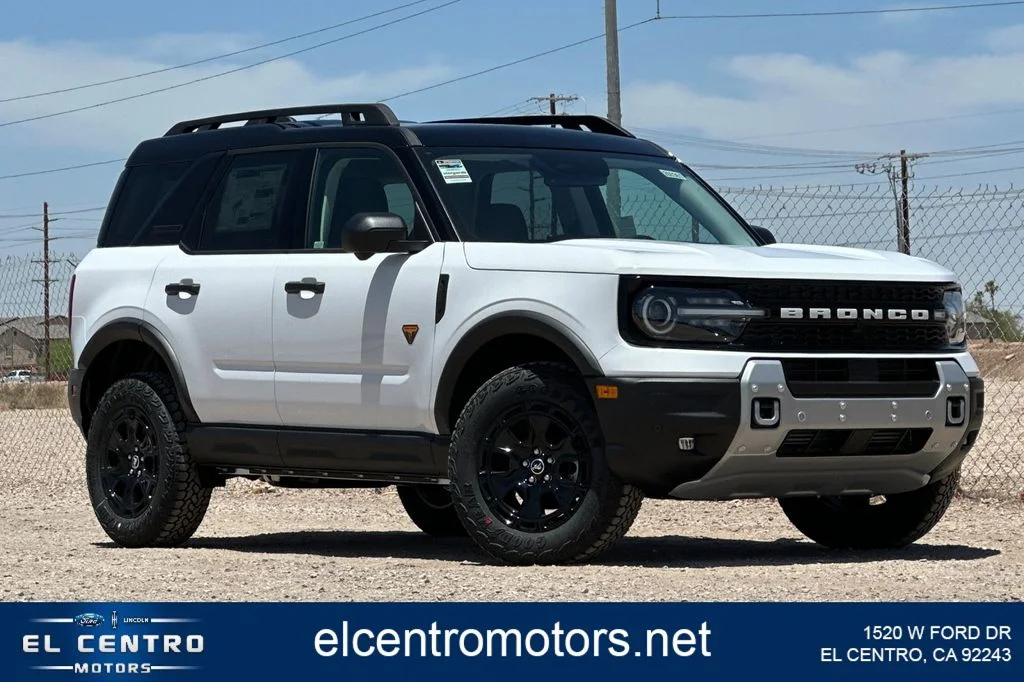 New 2026 Oxford White Ford Badlands image 1