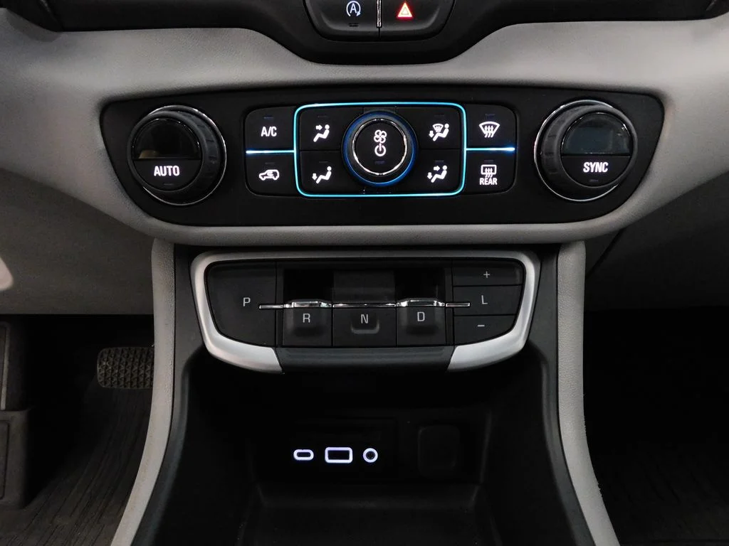 Used 2023 Sterling GMC SLT image 22